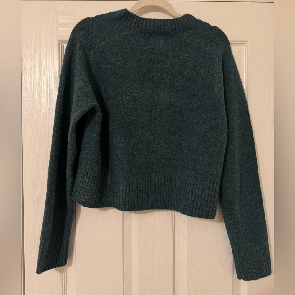 Universal Thread Sweater - Picture 3 of 3